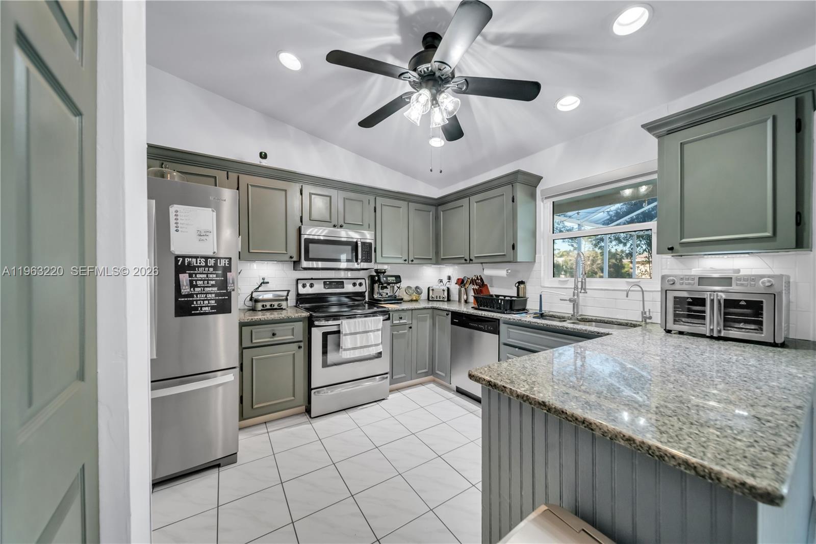 San Carlos Park - Residential