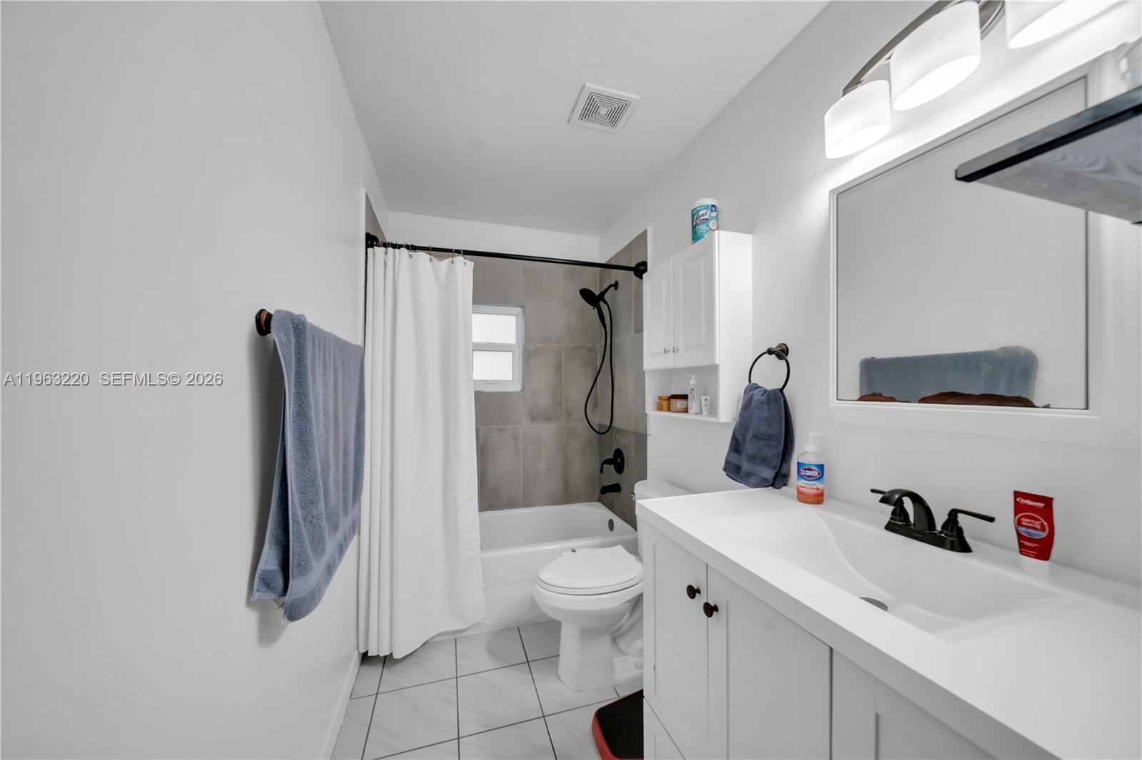 San Carlos Park - Residential