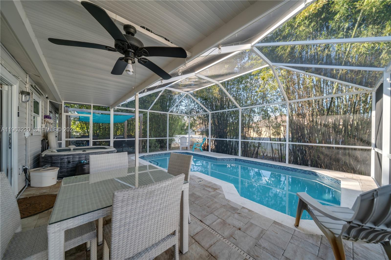 San Carlos Park - Residential