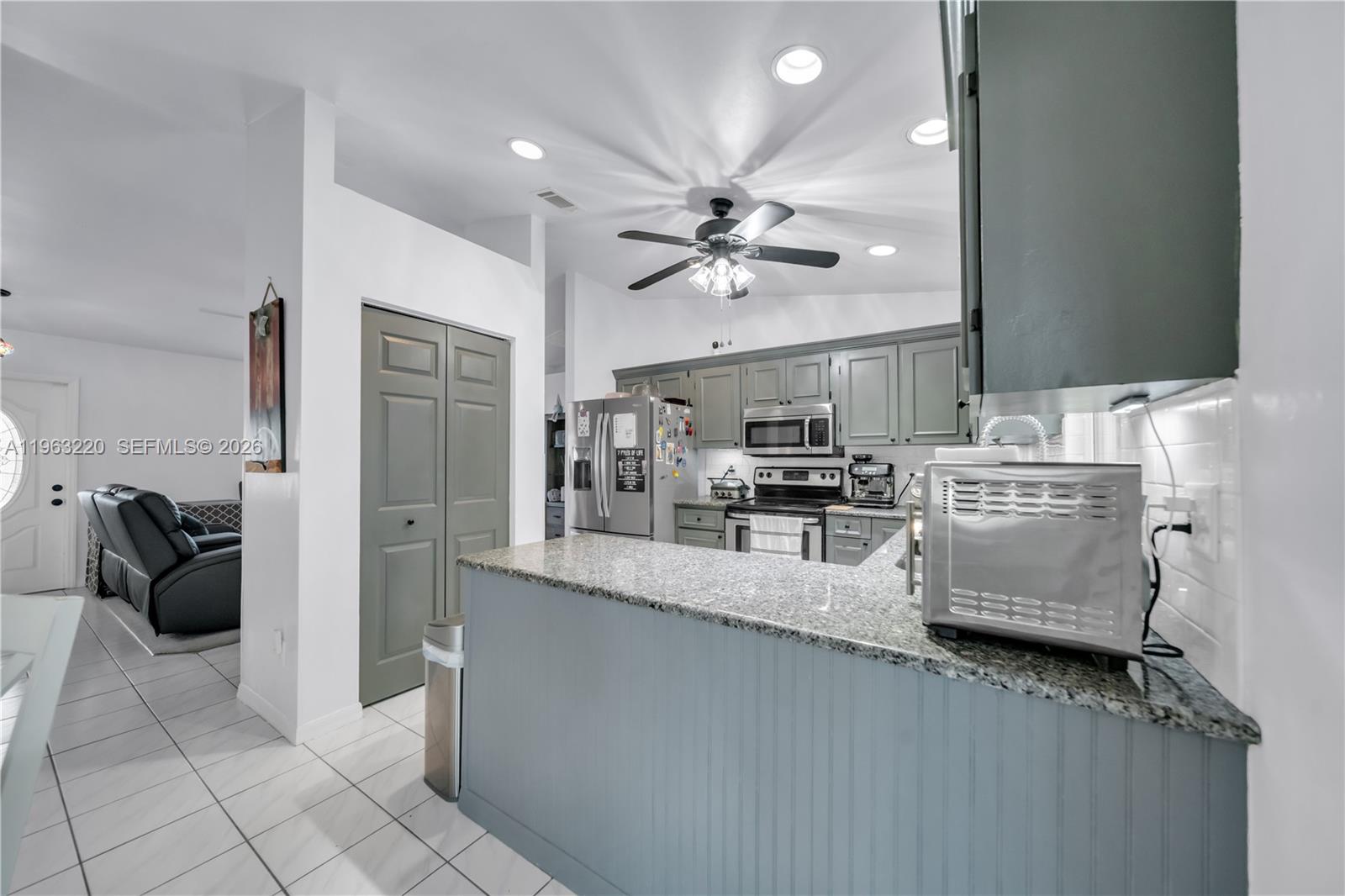 San Carlos Park - Residential