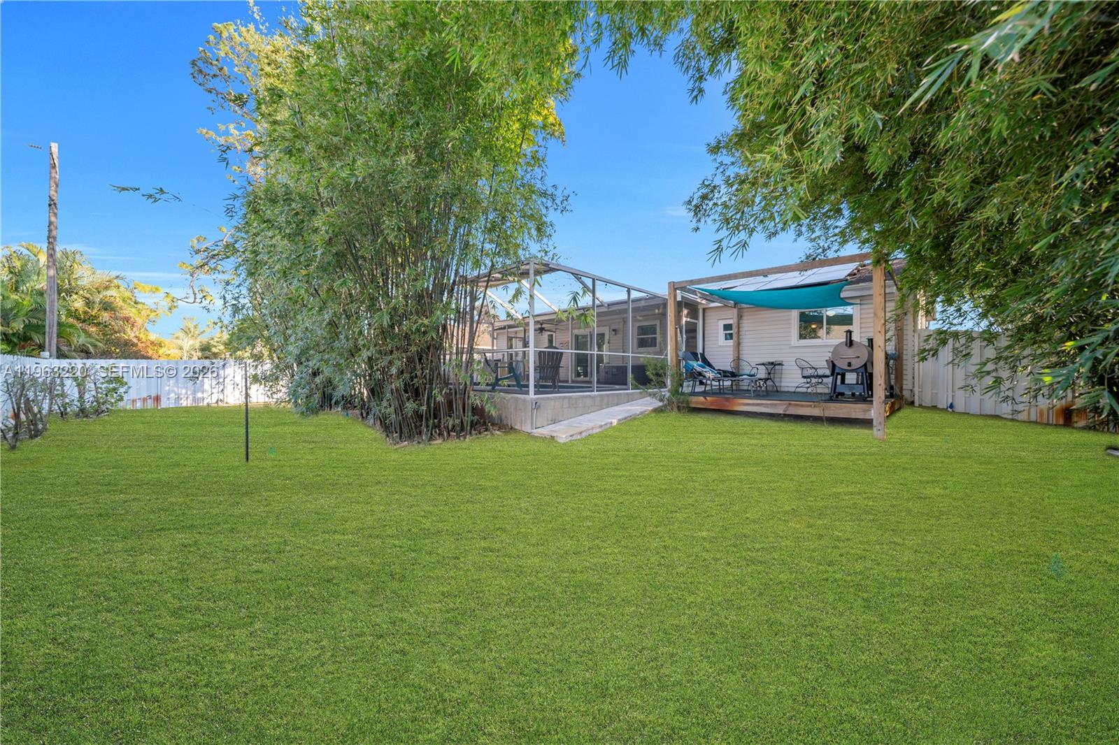 San Carlos Park - Residential