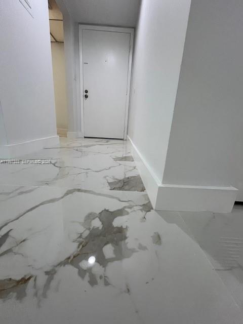 HORIZONS WEST CONDO #7 - Residential