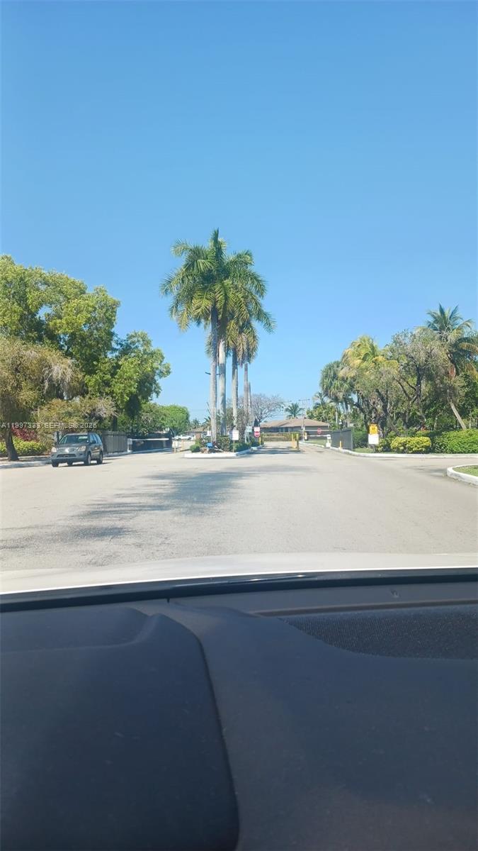 HORIZONS WEST CONDO #7 - Residential