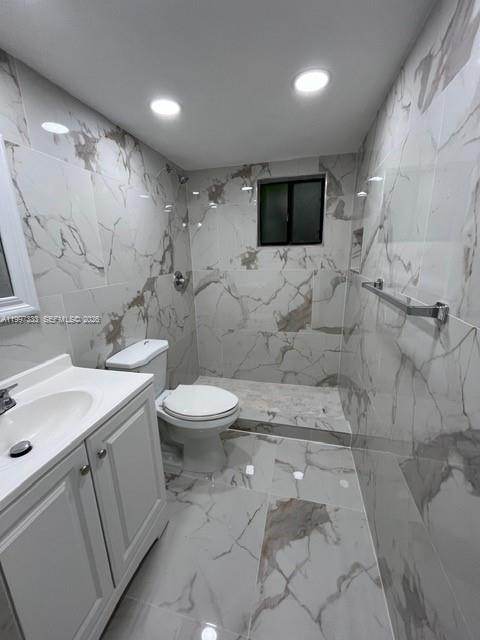 HORIZONS WEST CONDO #7 - Residential