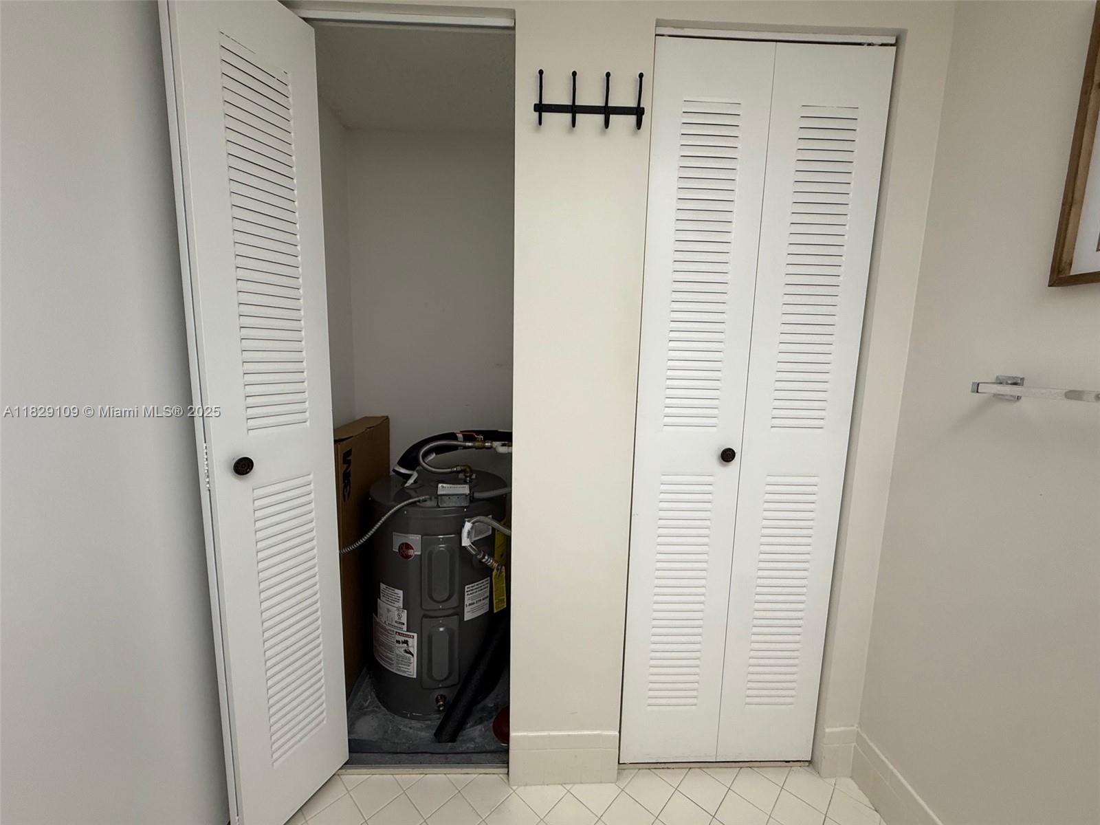 SUFFOLK AT CENTURY VILLAG - Residential