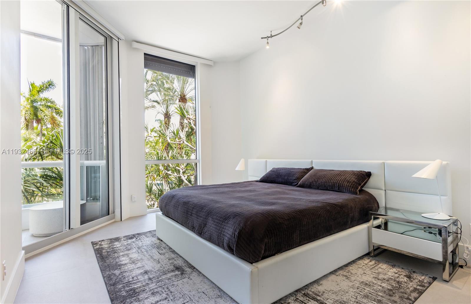 NORTH TOWER AT THE POINT - Residential