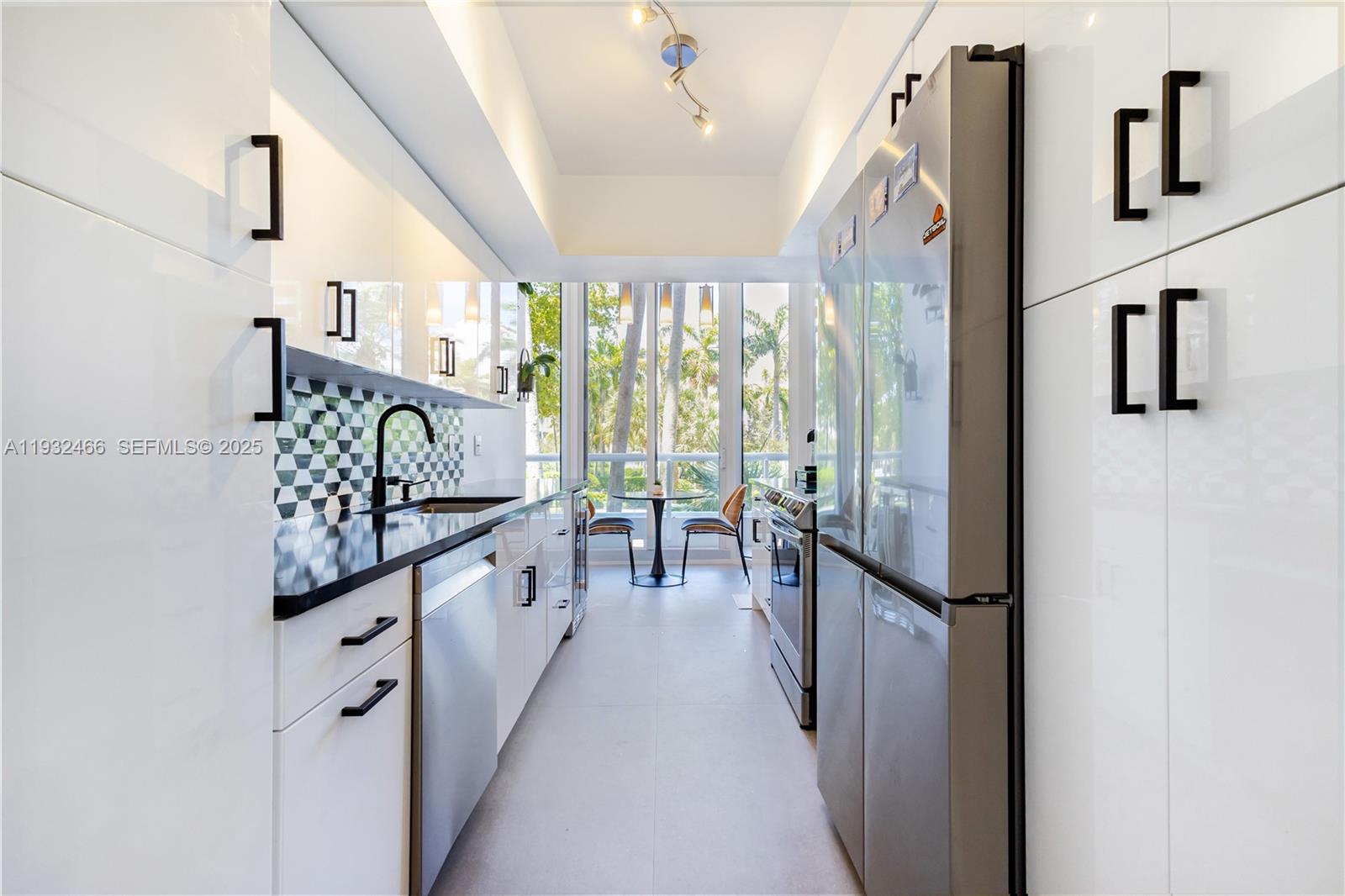 NORTH TOWER AT THE POINT - Residential