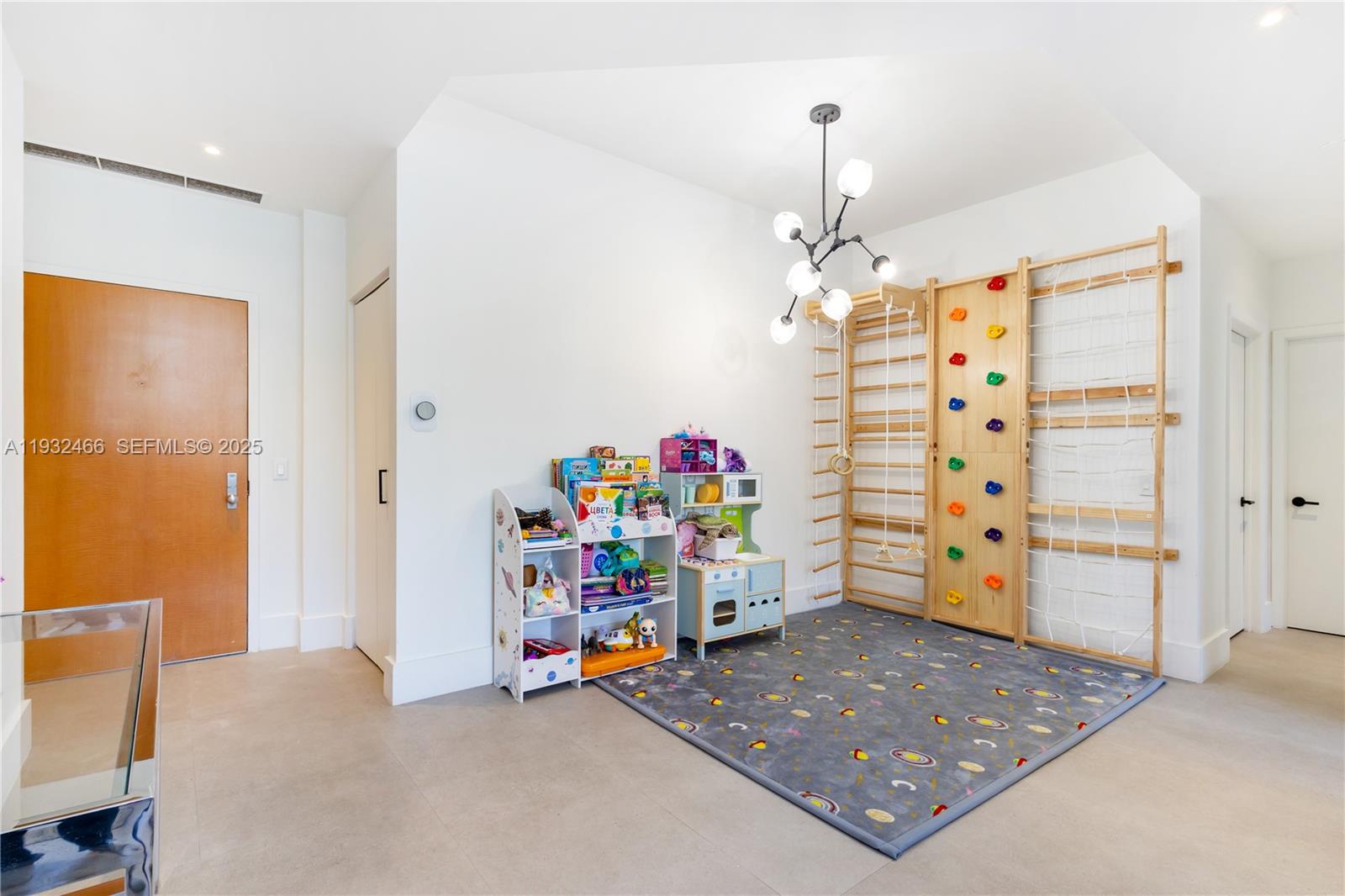 21205 Yacht Club Drive 304