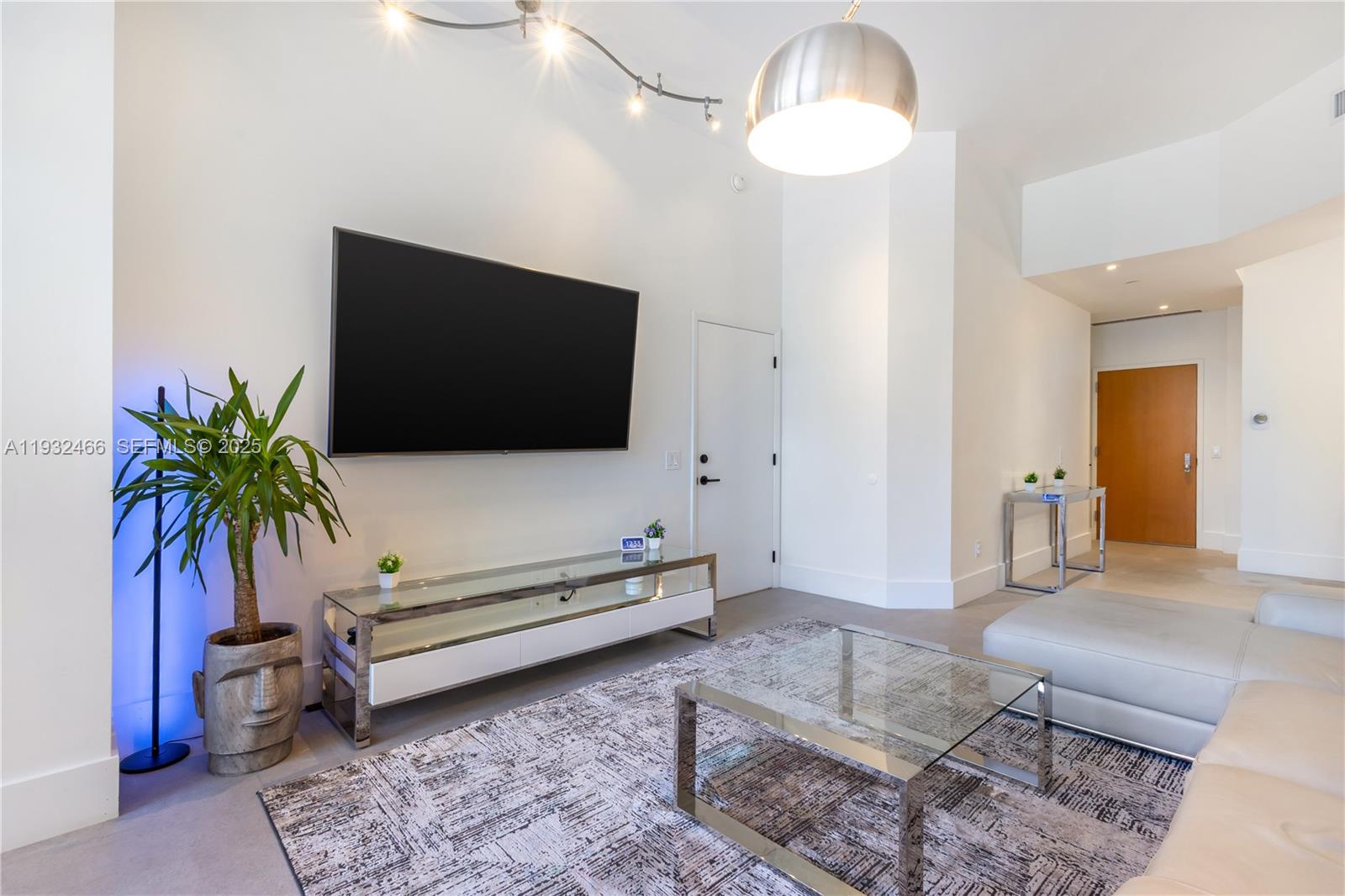 NORTH TOWER AT THE POINT - Residential