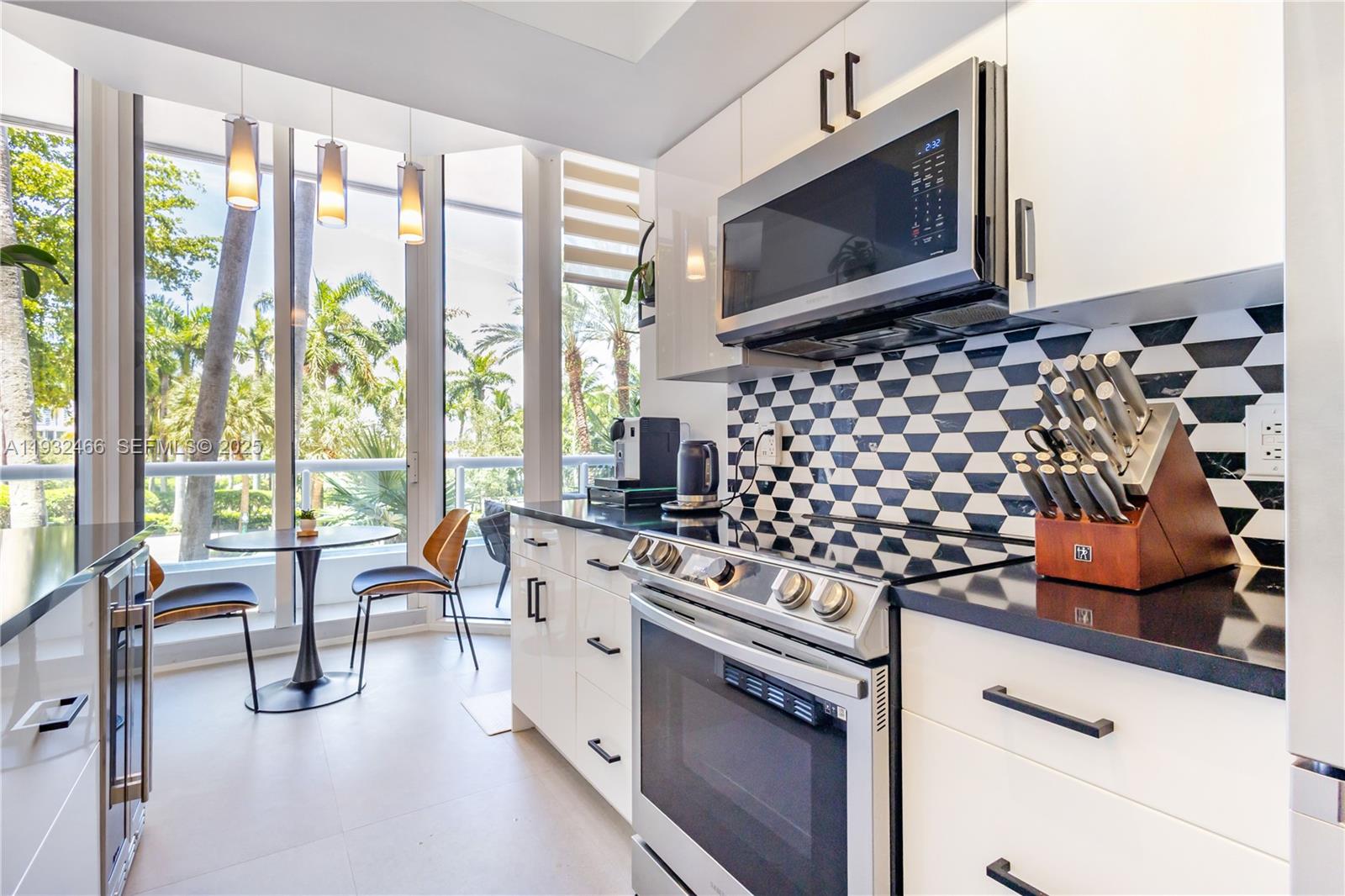 NORTH TOWER AT THE POINT - Residential