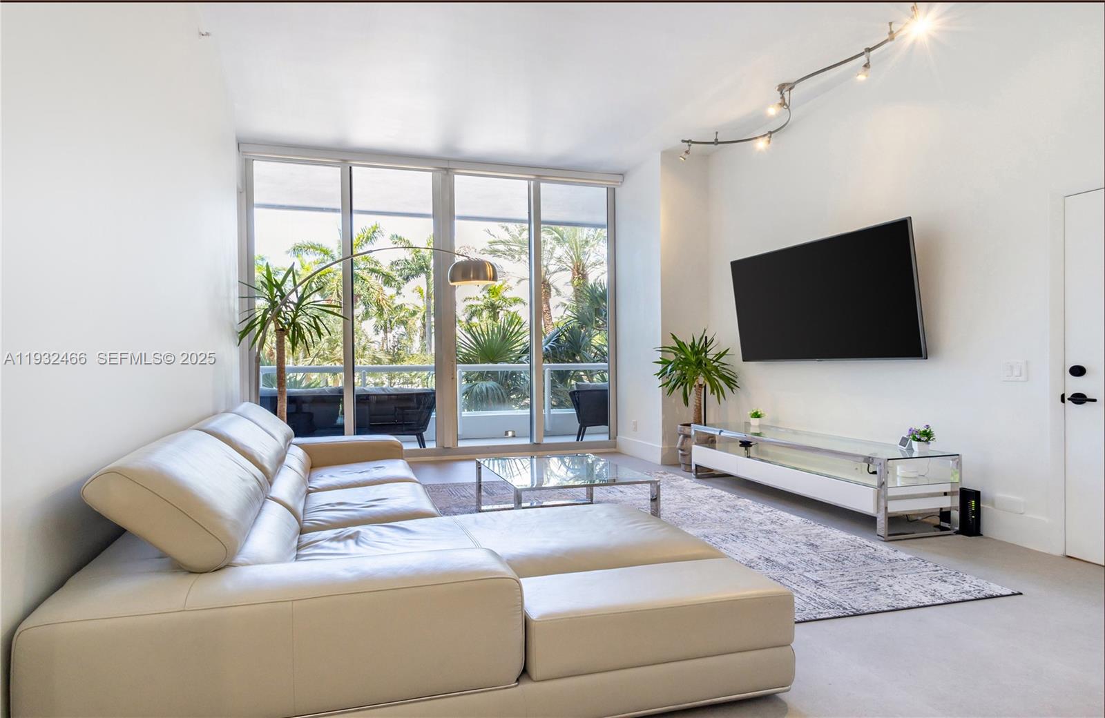 NORTH TOWER AT THE POINT - Residential