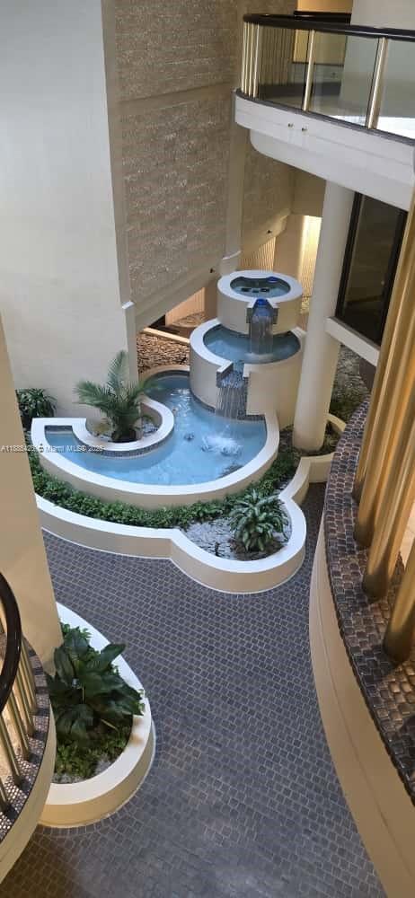 GROVE TOWERS CONDO - Residential Lease