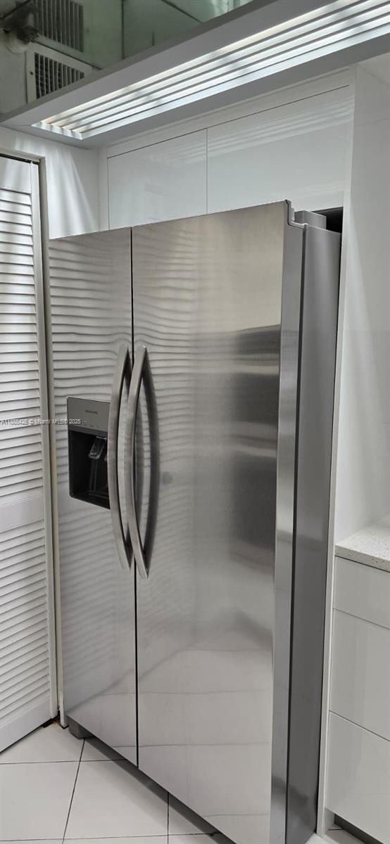 GROVE TOWERS CONDO - Residential Lease