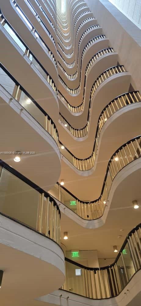 GROVE TOWERS CONDO - Residential Lease