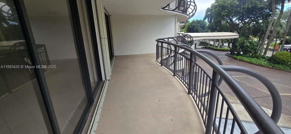 GROVE TOWERS CONDO - Residential Lease