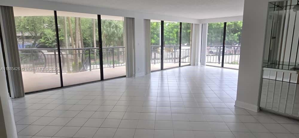 GROVE TOWERS CONDO - Residential Lease