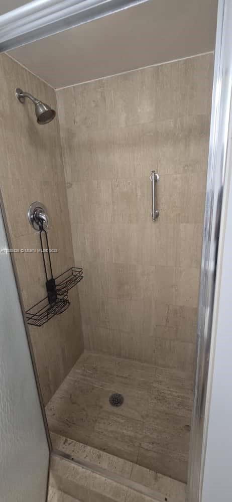 GROVE TOWERS CONDO - Residential Lease