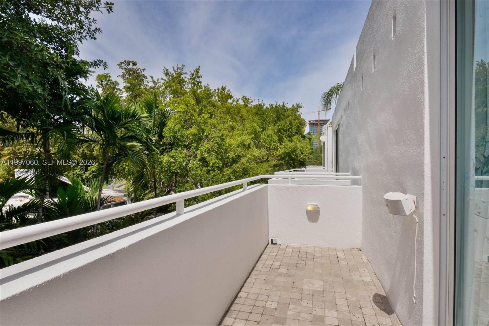 IPANEMA VILLAS CONDO - Residential Lease