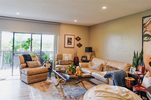 8335 SW 72ND AVE APT 306D, MIAMI, FL 33143 - Image a95cdaae6ccfd76fa2053ccd79810d5b/90270422