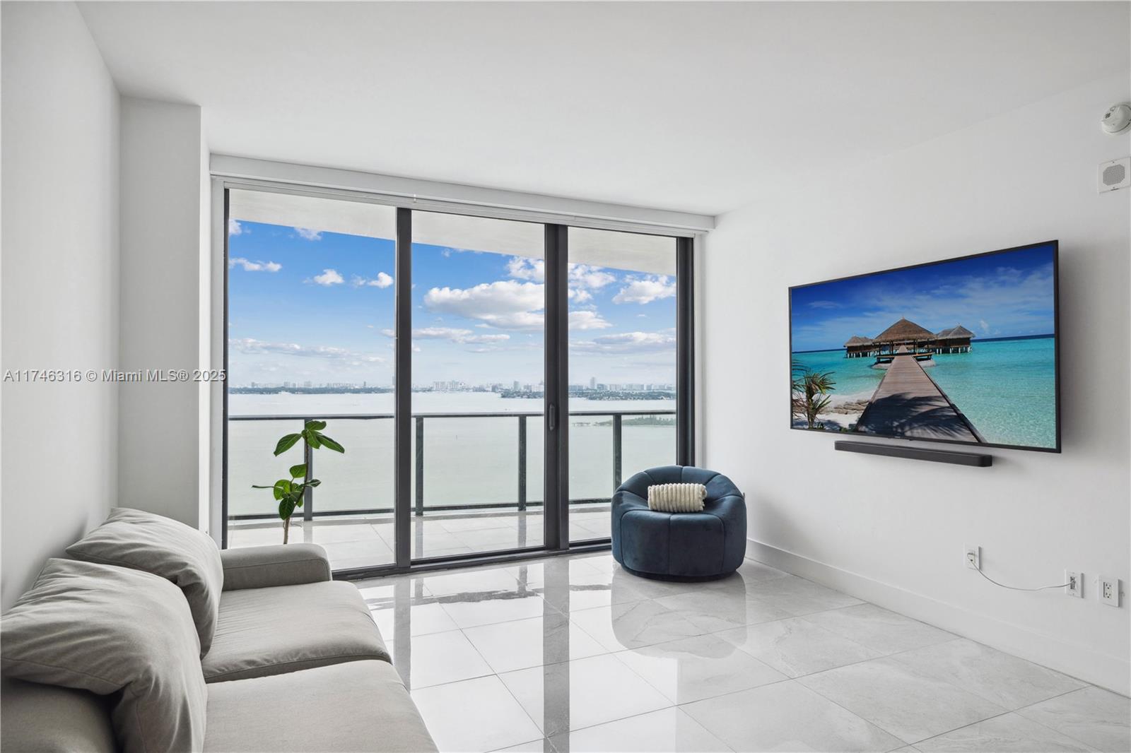 Property for Sale at 460 Ne 28th St 2604, Miami, Broward County, Florida - Bedrooms: 2 
Bathrooms: 2  - $820,000