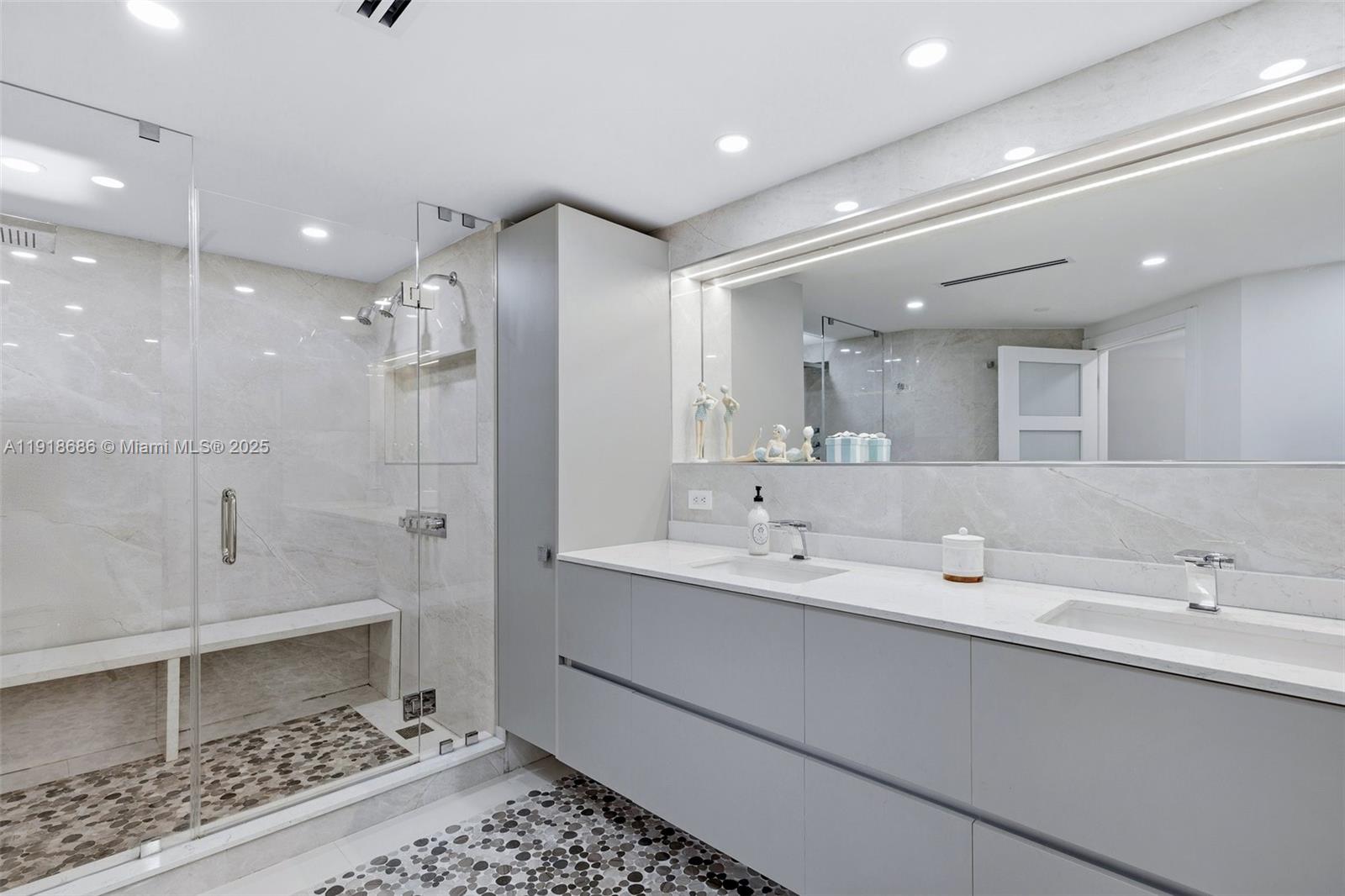 WILLIAMS ISLAND - Residential