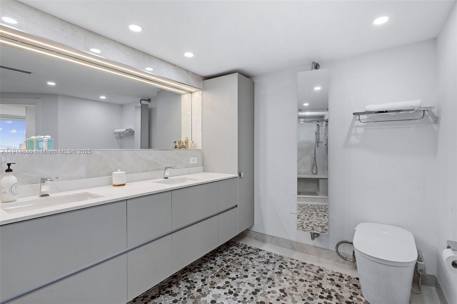 WILLIAMS ISLAND - Residential