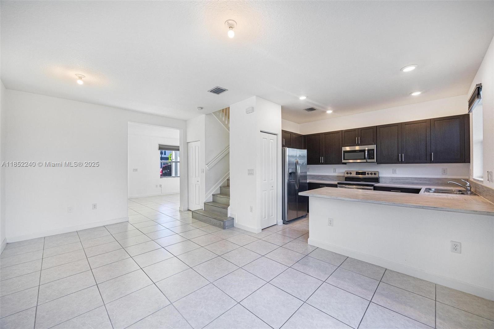 HOMESTEAD PARK OF COMMERC - Residential