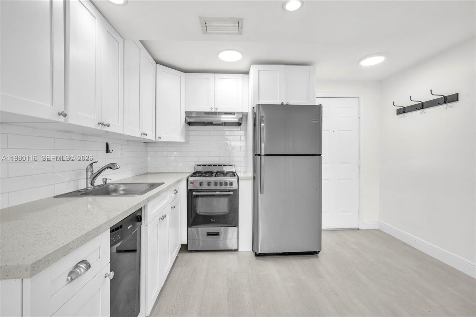 VIRGINIA POINTE CONDO - Residential Lease