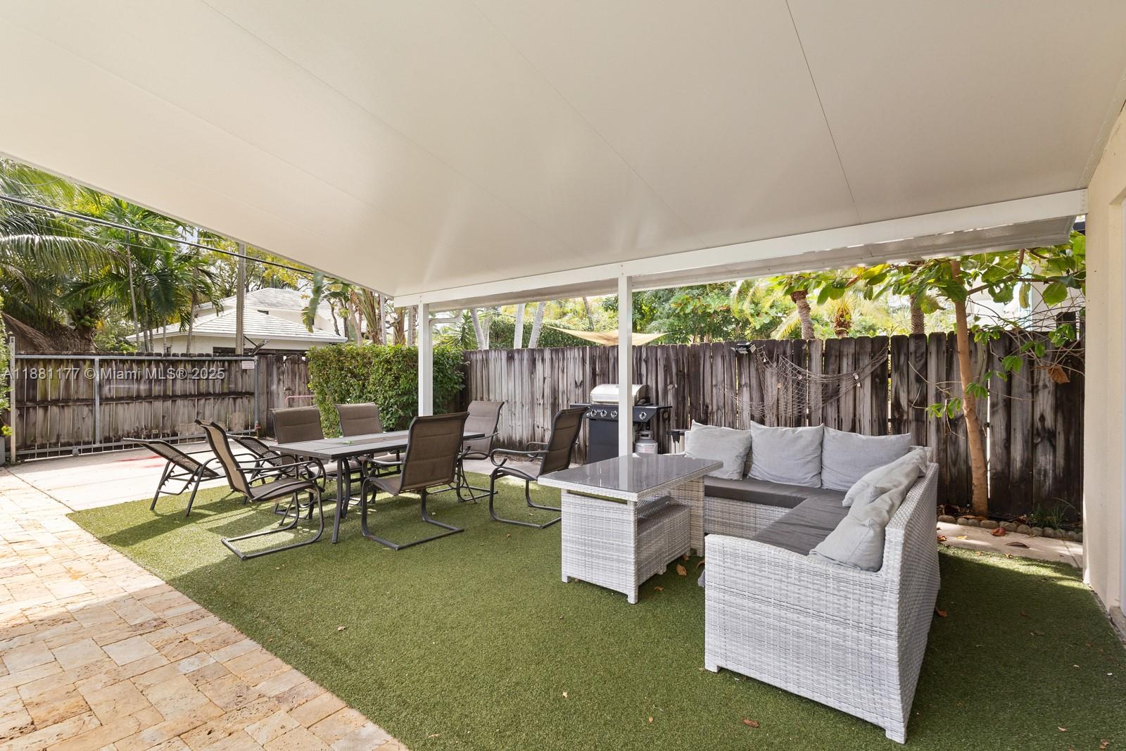 HOLLYWOOD - Residential