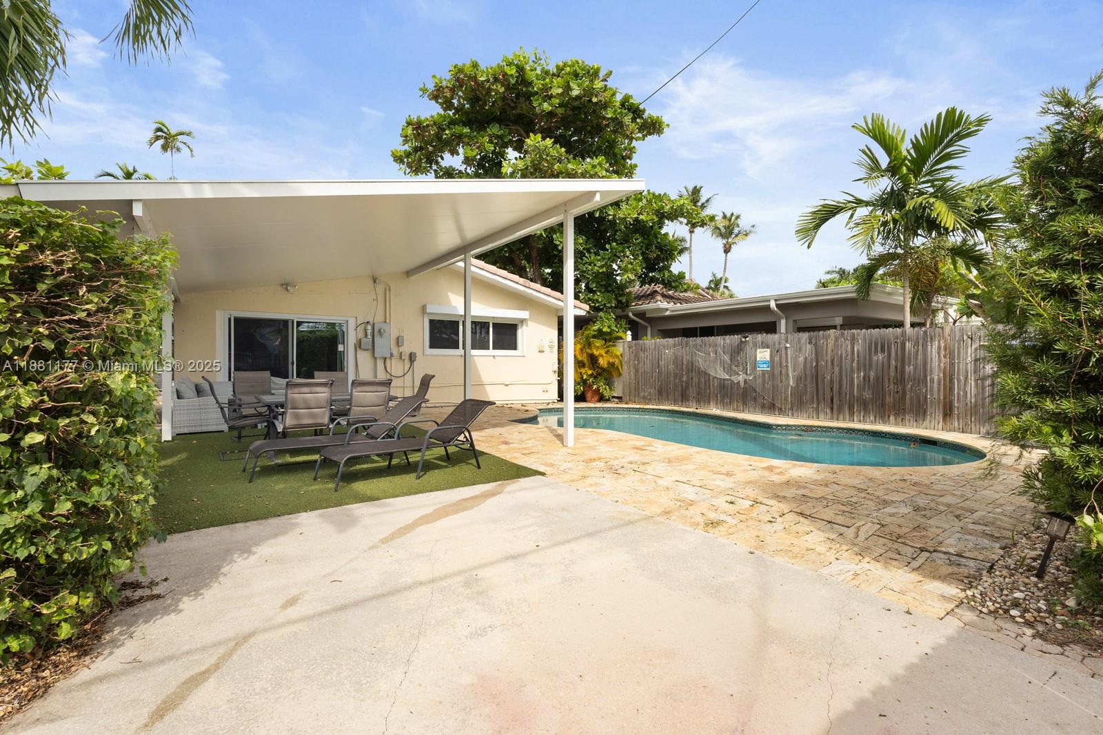 HOLLYWOOD - Residential