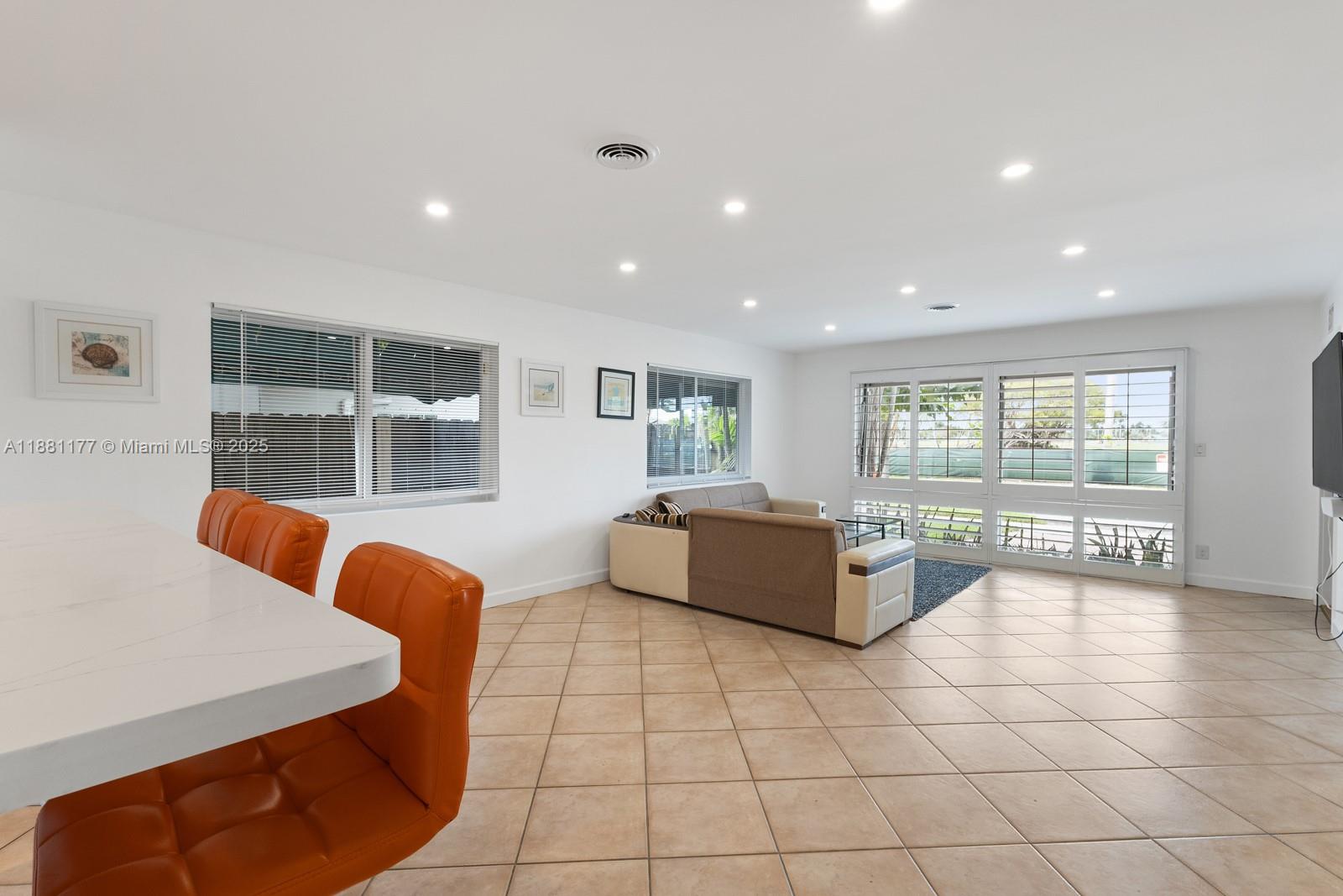 HOLLYWOOD - Residential