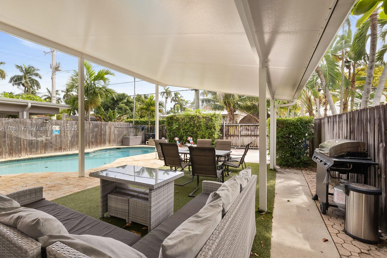 HOLLYWOOD - Residential