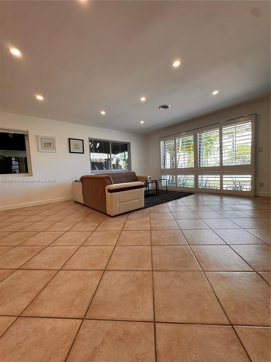 1406 Polk St