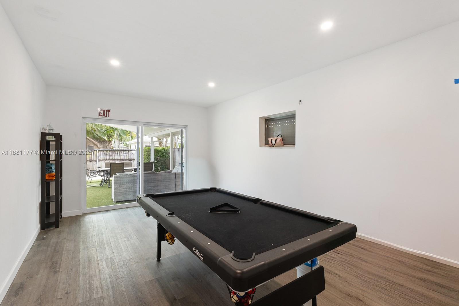 HOLLYWOOD - Residential