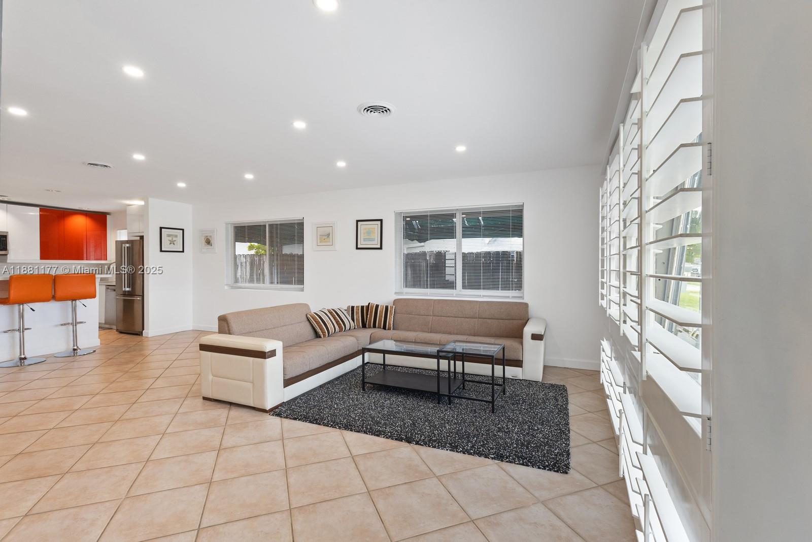 HOLLYWOOD - Residential