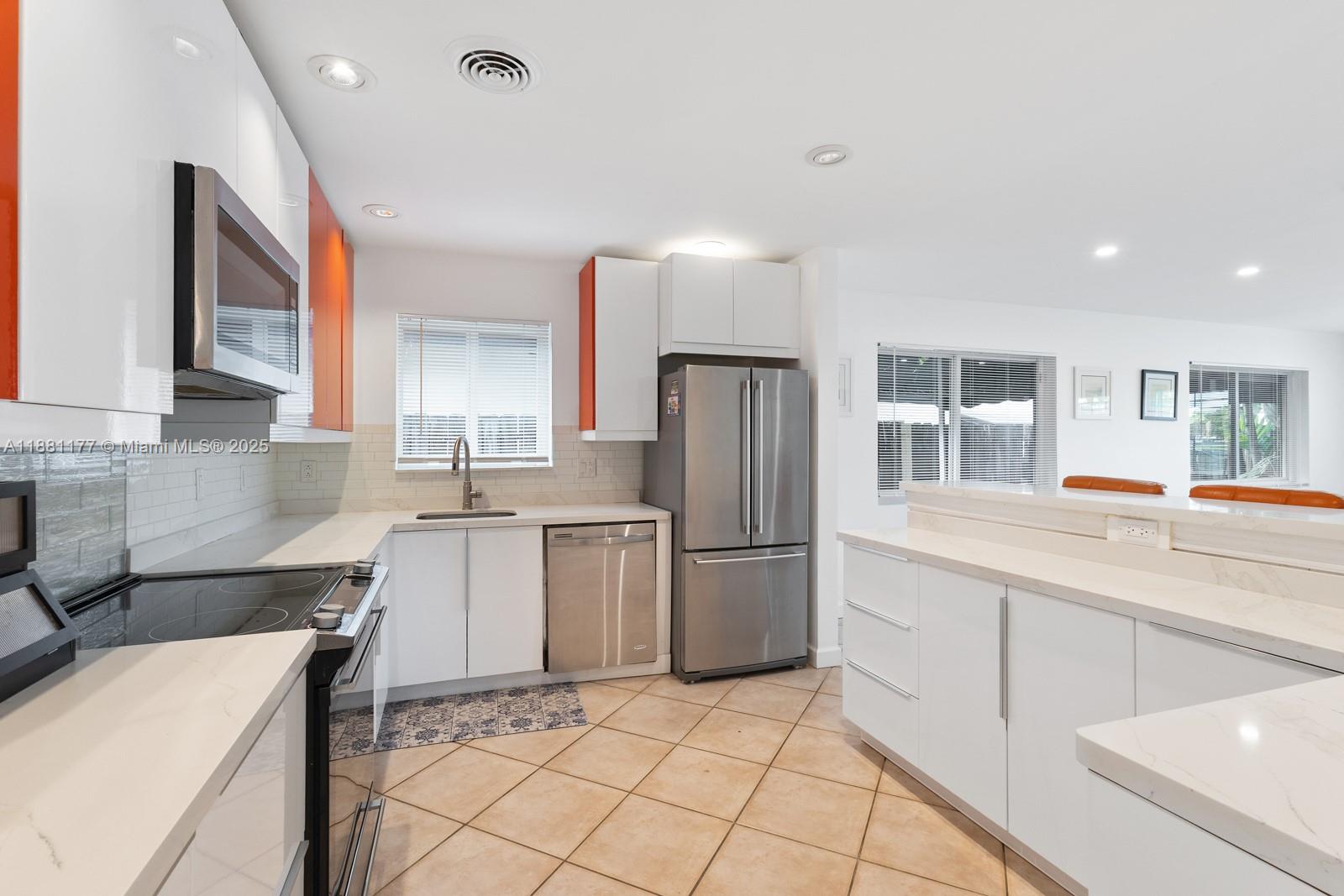 HOLLYWOOD - Residential