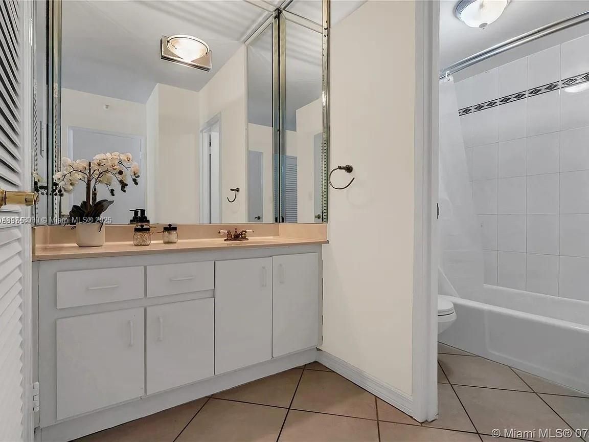 100 Lincoln Rd 633