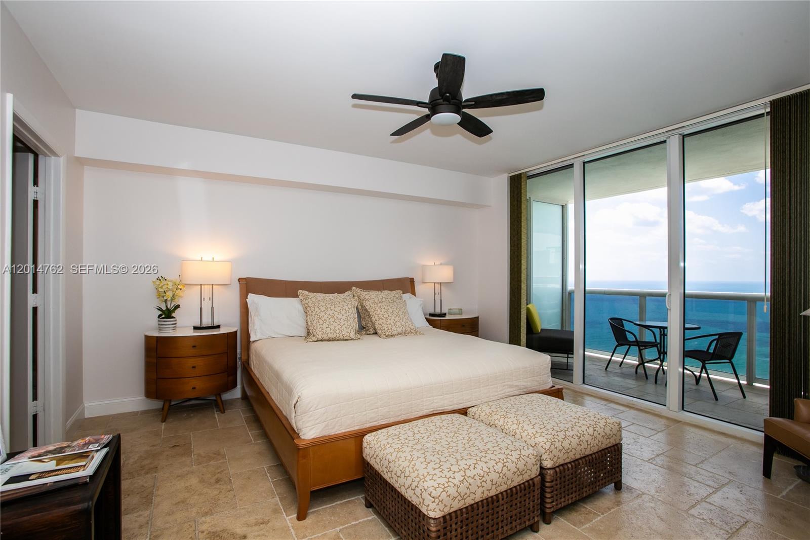 BEACH CLUB II - Residential