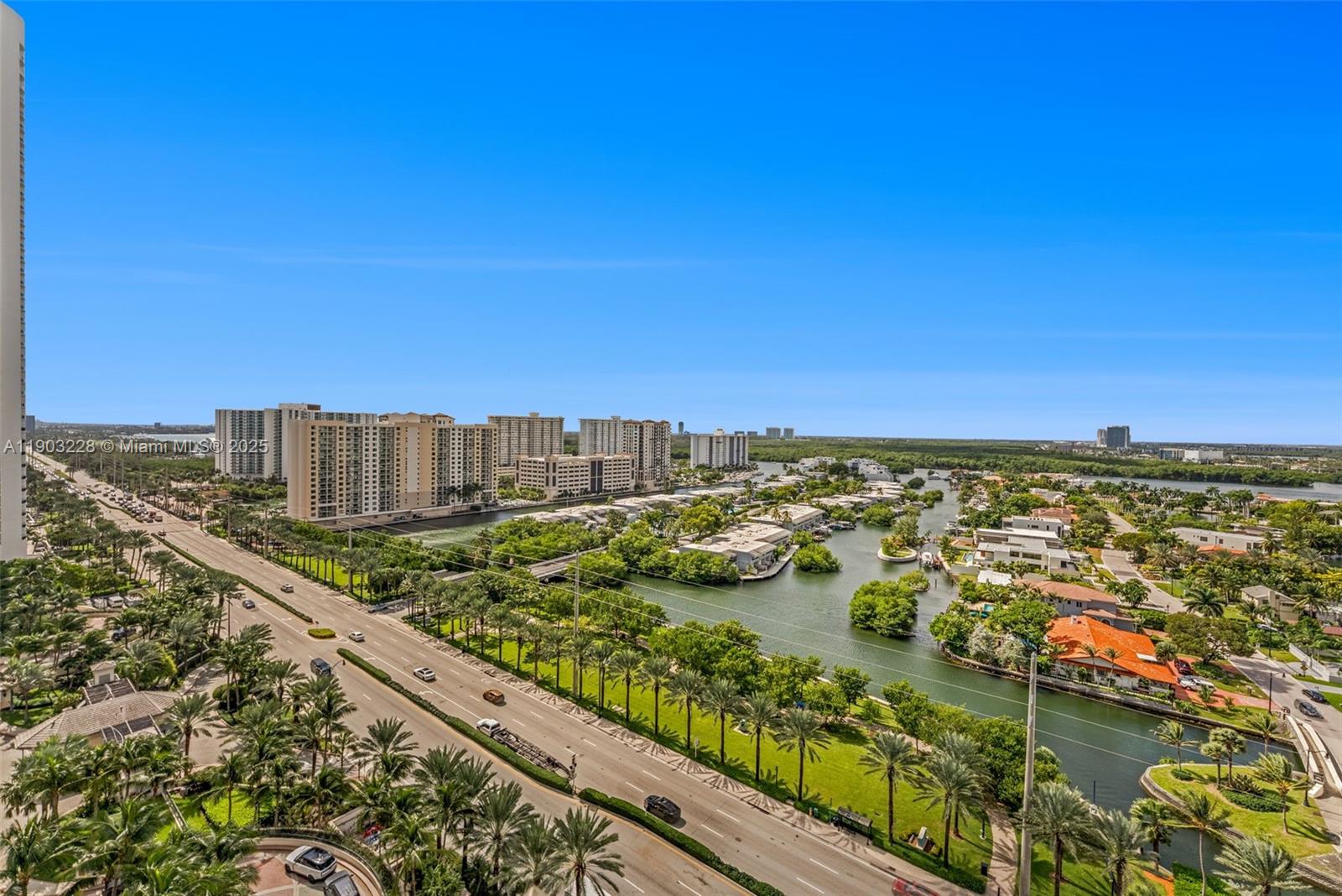 SAYAN CONDO - Residential