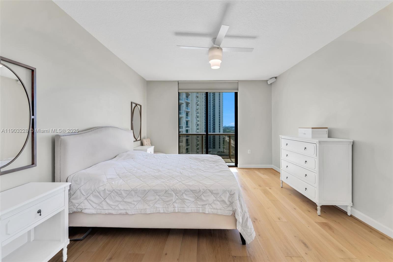 SAYAN CONDO - Residential