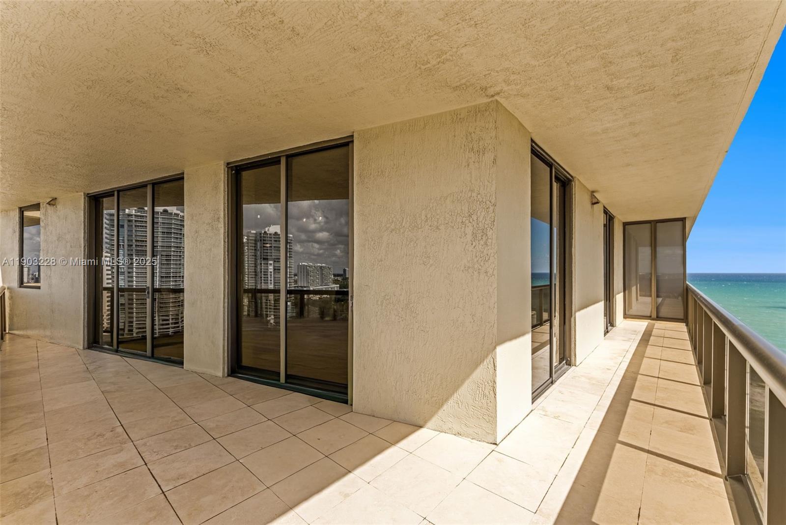 SAYAN CONDO - Residential