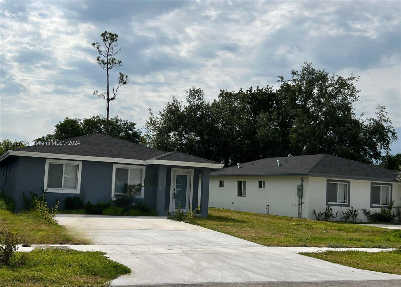SILVER PALM PARK - Residential