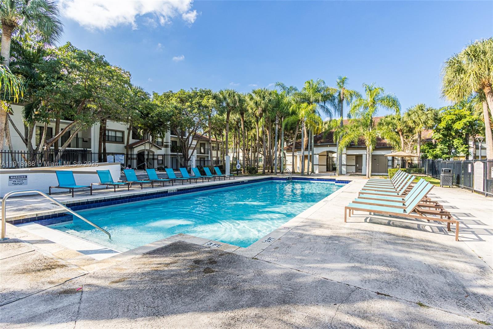 HOLLYWOOD PARC CONDOMINIU - Residential Lease