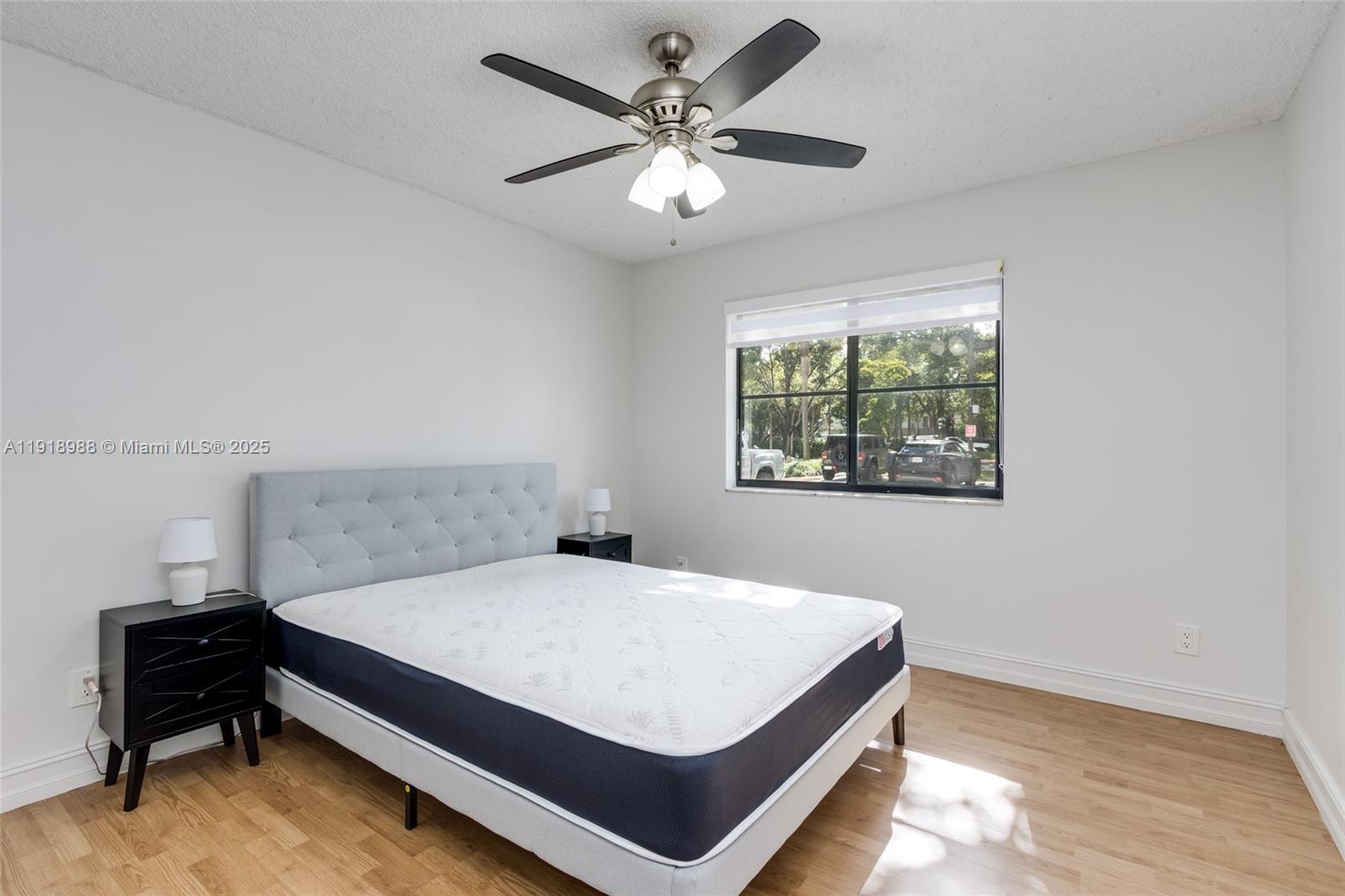 HOLLYWOOD PARC CONDOMINIU - Residential Lease