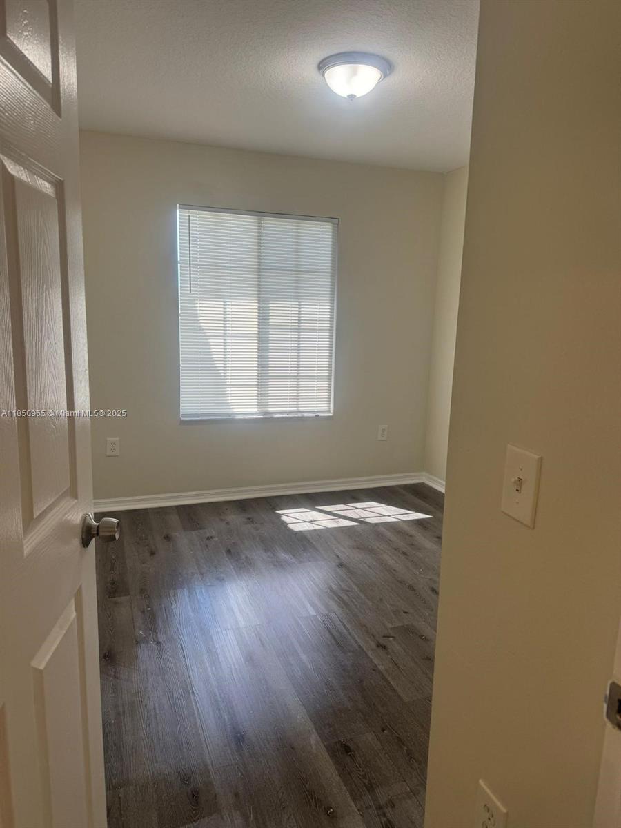 EMERALD ISLE AT LAGUNA LA - Residential Lease