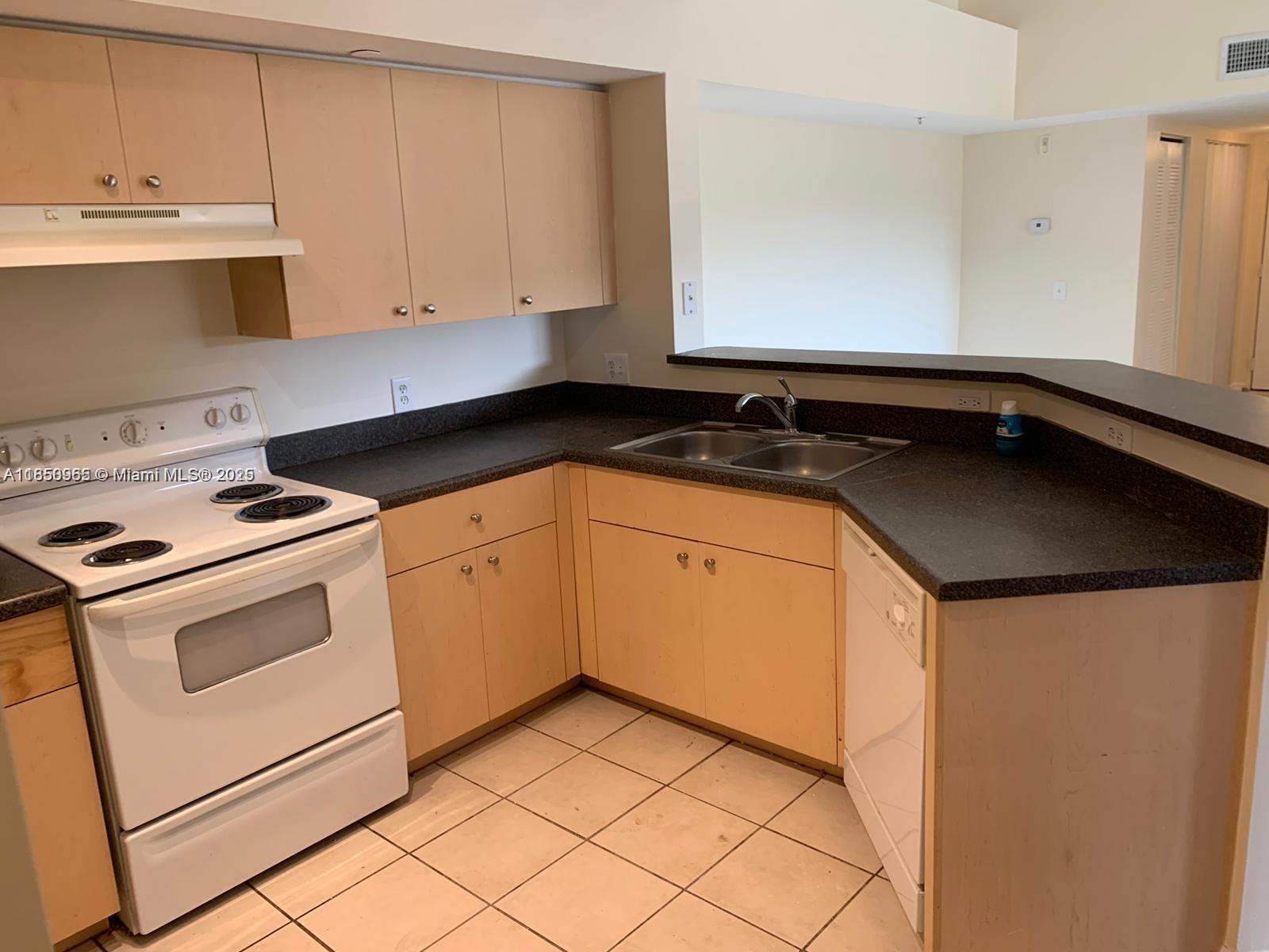 EMERALD ISLE AT LAGUNA LA - Residential Lease