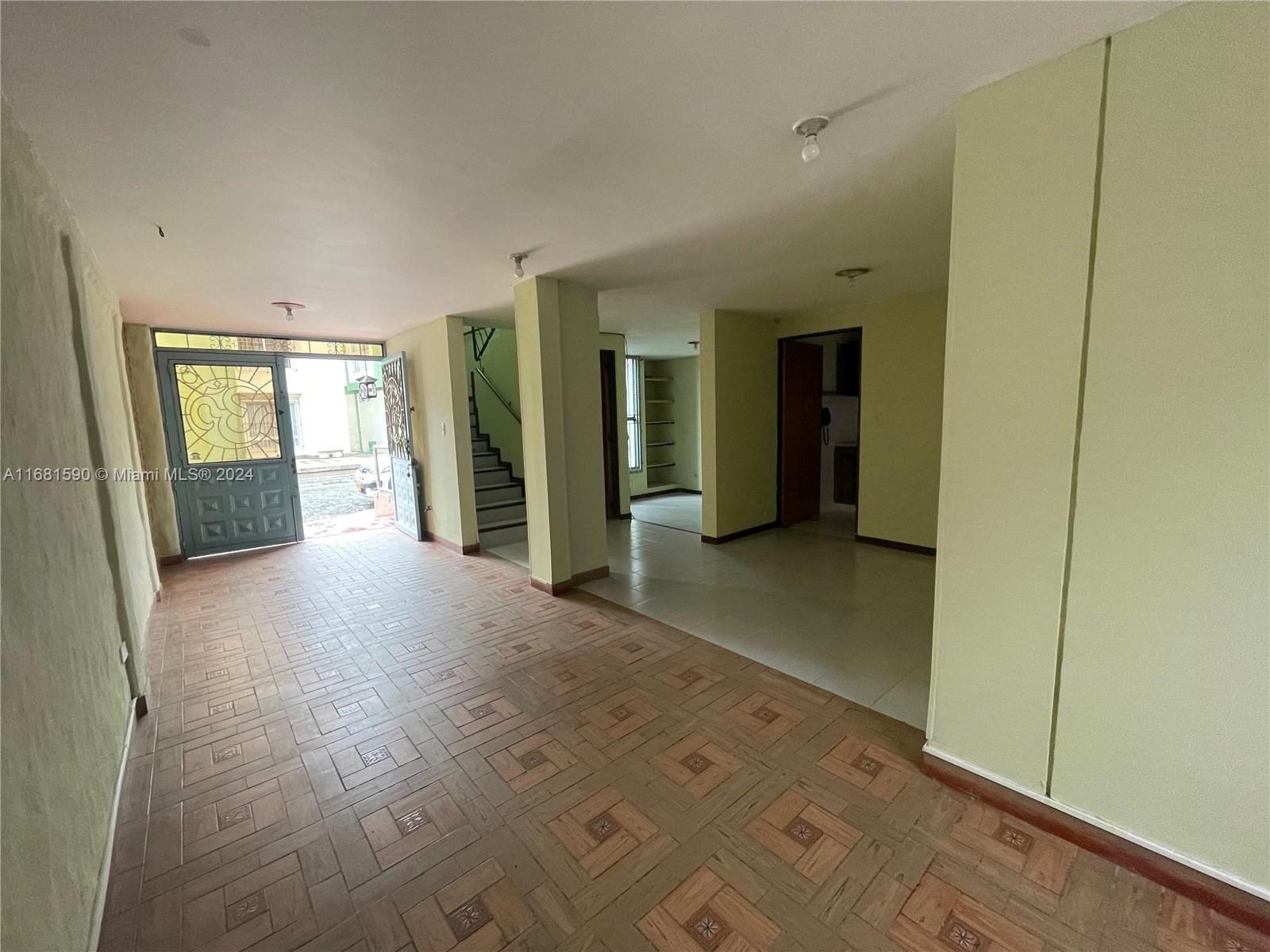 View photos, virtual tours, details... Carrera 22 # 3 02 Buga Los Portales del Rios