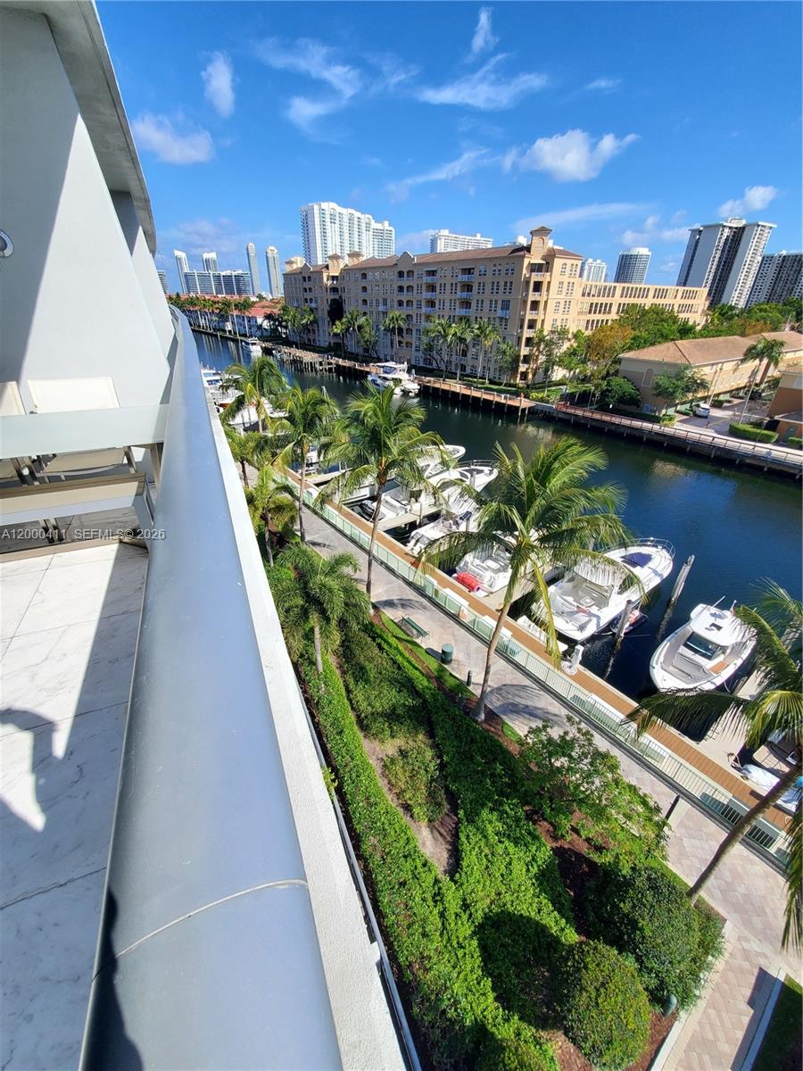 ARTECH RESIDENCES AT AVEN - Residential