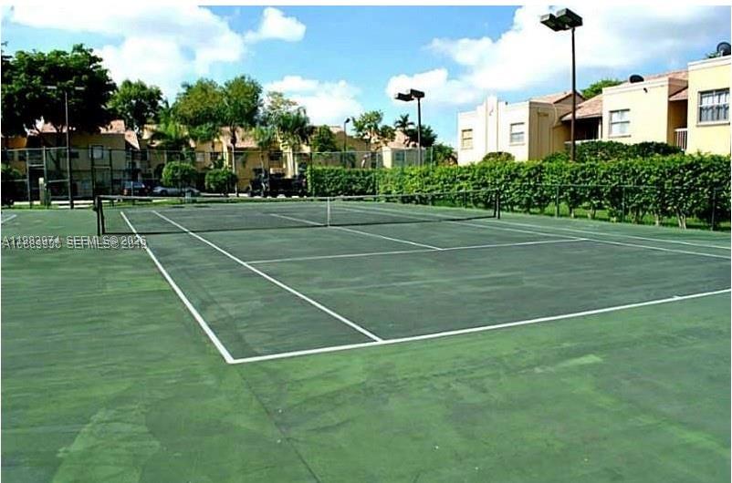 TOWNHOUSES OF PLANTATION - Residential