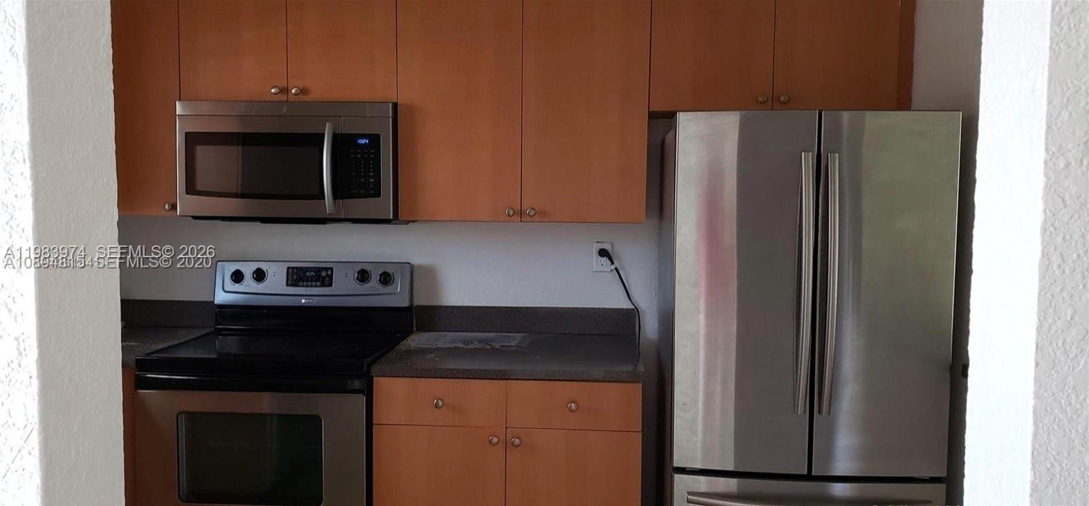 TOWNHOUSES OF PLANTATION - Residential